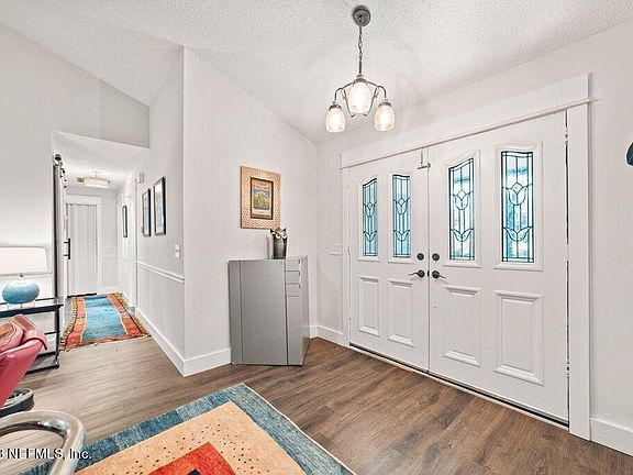 5th image of 822 PLYMOUTH Court