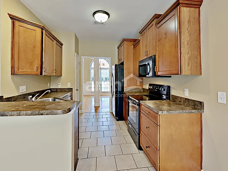 165 Bland Dr — Photo 6