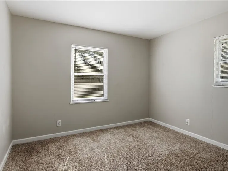 3226 Voigt Dr — Photo 10