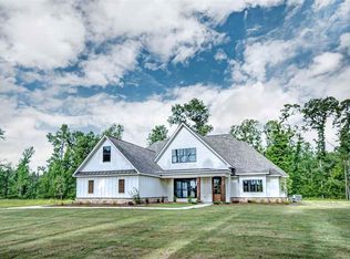 132 Fallen Oak Dr, Brandon, MS 39047