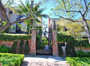 8724 Shoreham Dr APT D, West Hollywood, CA 90069