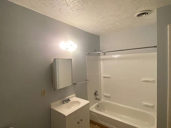 4th image of 1894 E 123rd St #5