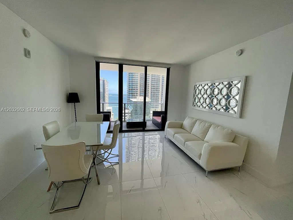 1010 Brickell Condo — Photo 2