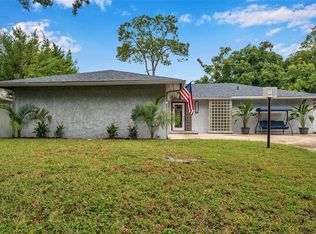 17618 Meadowbridge Dr, Lutz, FL 33549