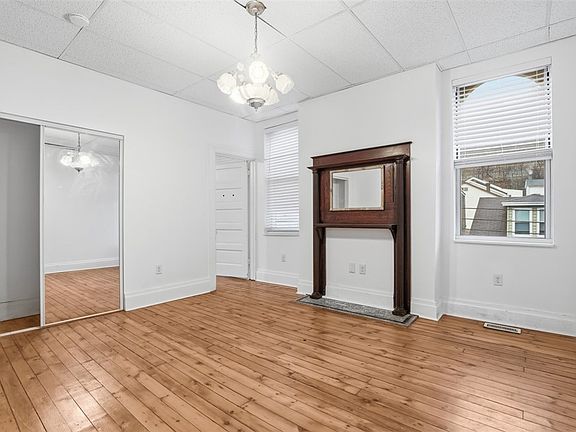 5th image of 226 8th St #224