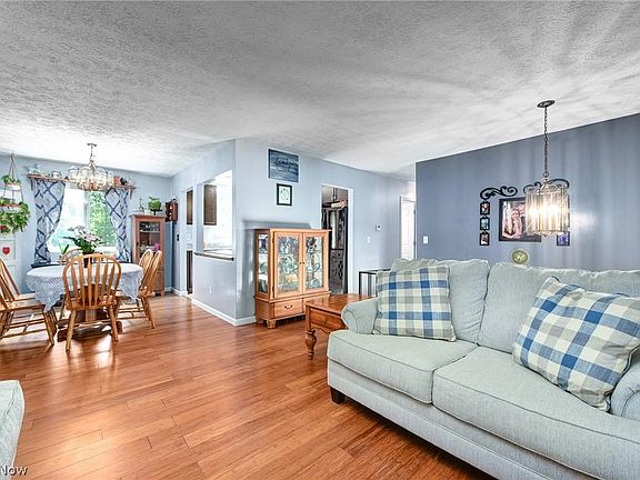 5th image of 8745 Fairlane Dr