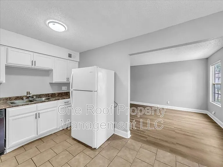 2001 Chateau Dr #A — Photo 12