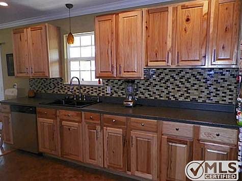 4th image of 3801 Janice Ln