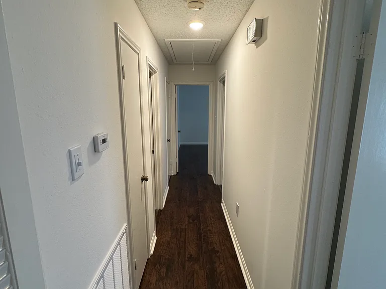 1413 Briarhurst Dr — Photo 24