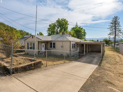 1658 NE Taylor St, Roseburg, OR, 97470