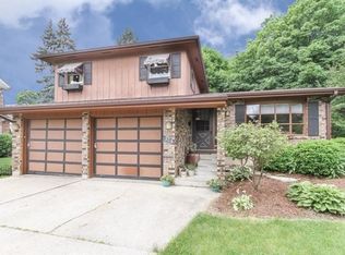 308 Vincent Pl, Elgin, IL 60123