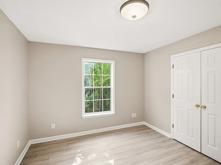 323 Ivy Glen Ct — Photo 24