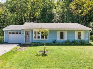 7756 Saxon Dr, Kirtland, OH 44094