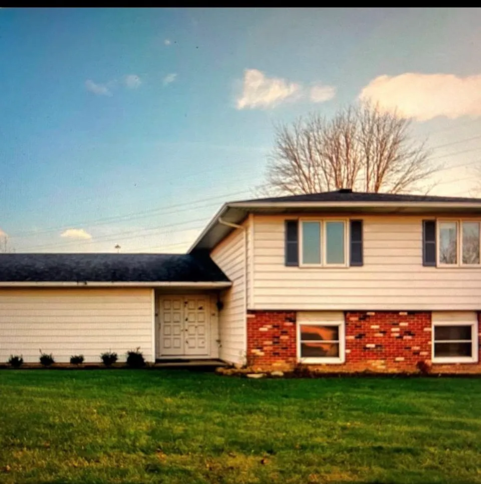 2 bed, 1050 sqft, $985 — Photo 1