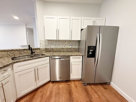 3rd image of 10441 Villa View Cir