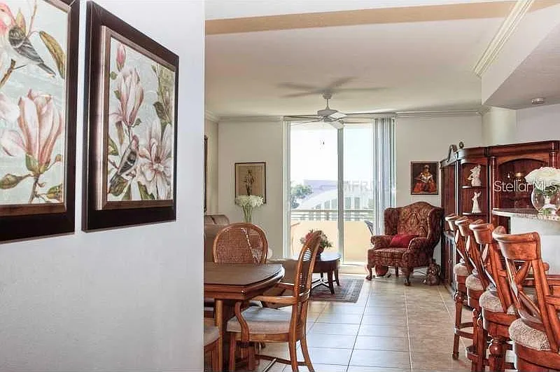 2 bed, 2.0 bath, 1323 sqft, $6,500 — Photo 3