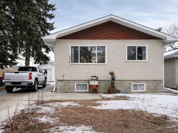 1026 S 11th Ave, Wainwright, AB T9W 1K6