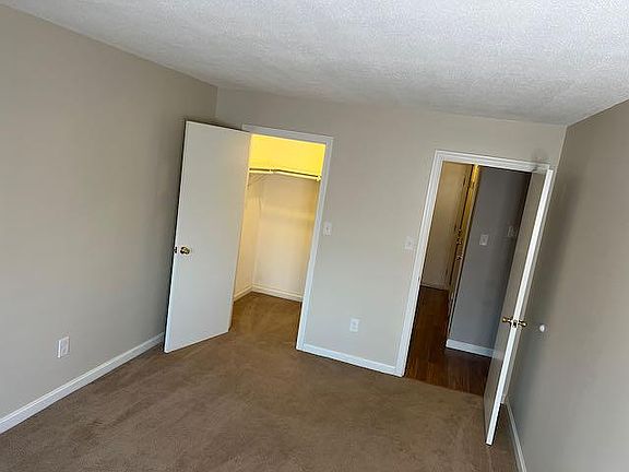 2nd image of 2 Lancelot Ct Building 2