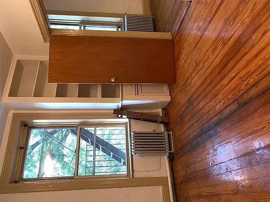 Rented by Chartwell Manhattan Realty | media 35