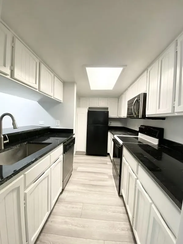 2 bed, 851 sqft, $1,550 — Photo 3