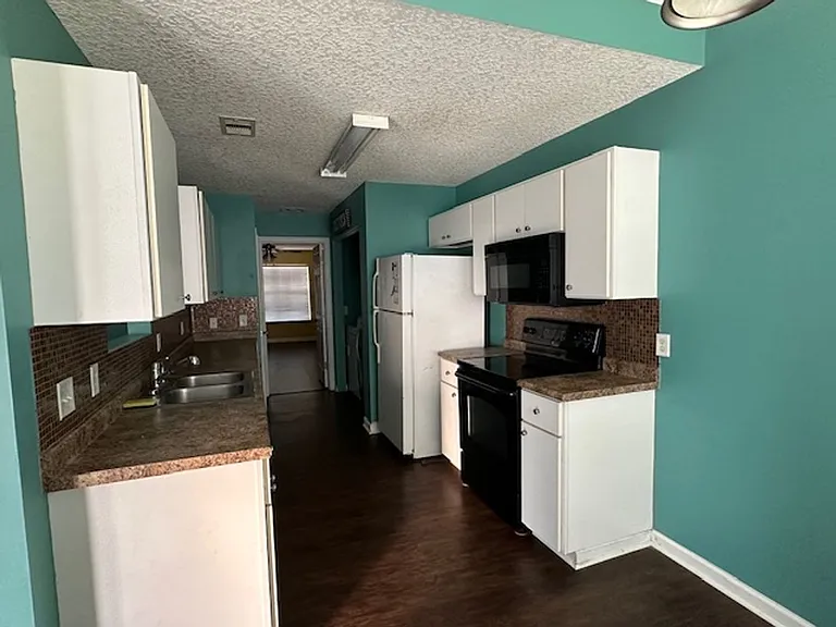 7002 White Pine Ave — Photo 20
