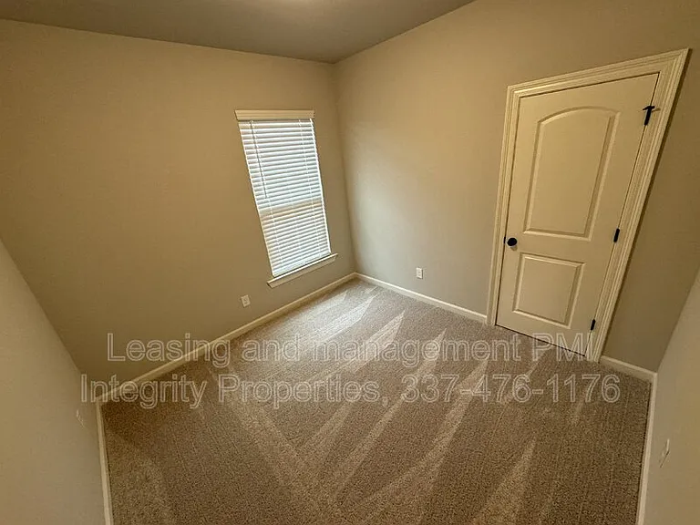 112 Segovia Way — Photo 17
