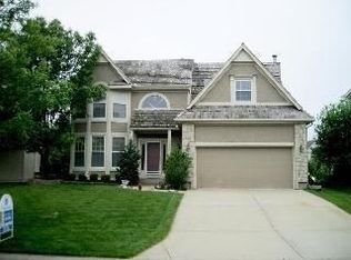 11229 W 117th St, Overland Park, KS 66210