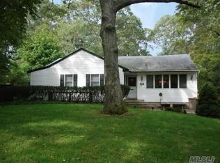 42 Valentine Rd, Shoreham, NY 11786