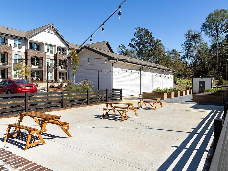 Aura Creekside Apartments — Photo 36