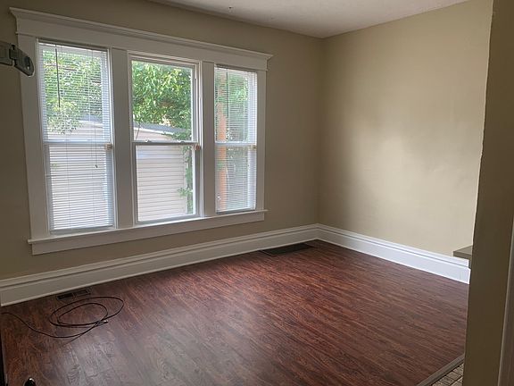 5th image of 310 E Northwood Ave
