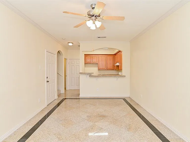 9400 Bellaire Blvd #511 — Photo 3
