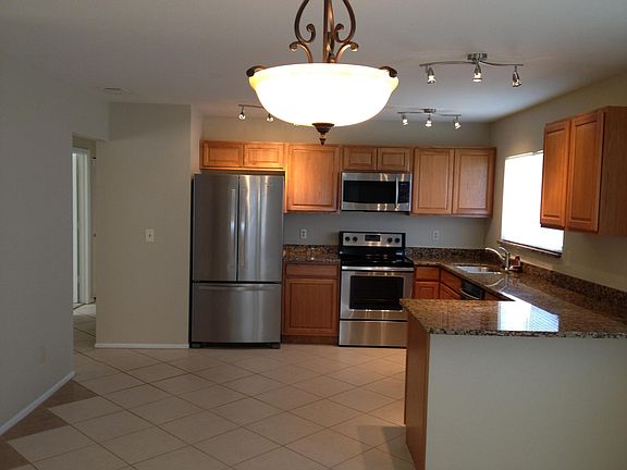 5th image of 443 SE Whitmore Drive