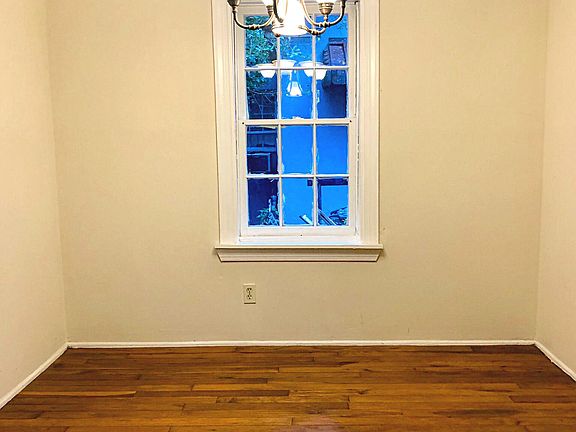 4th image of 1206 E 54th St