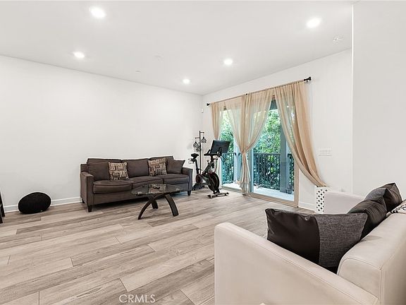 4th image of 4374 Nautilus Way