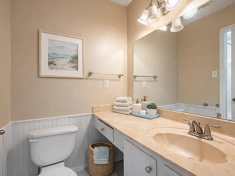 7069 N Holiday Dr — Photo 15
