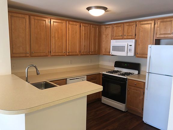 3rd image of 100 Westbrook Dr #E-204