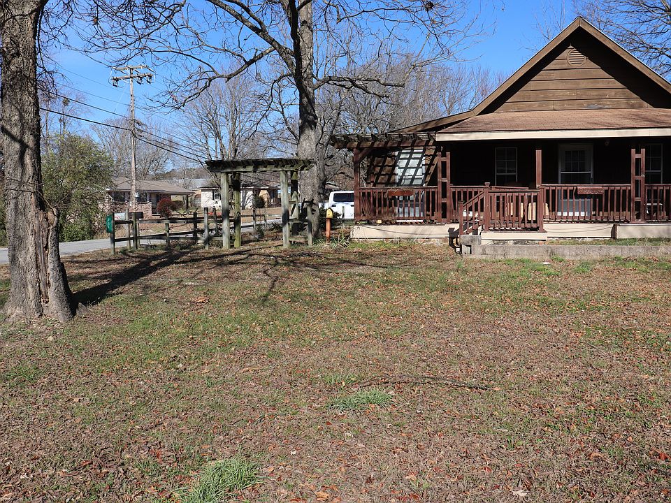 1st image of 214 S Vine Ave