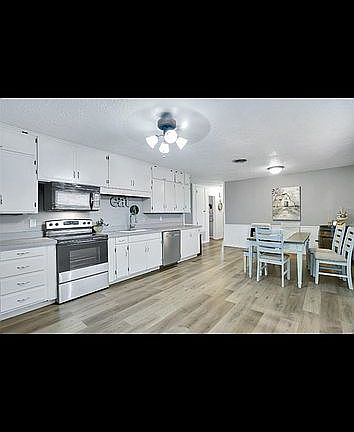 5th image of 1019 E Lincoln St