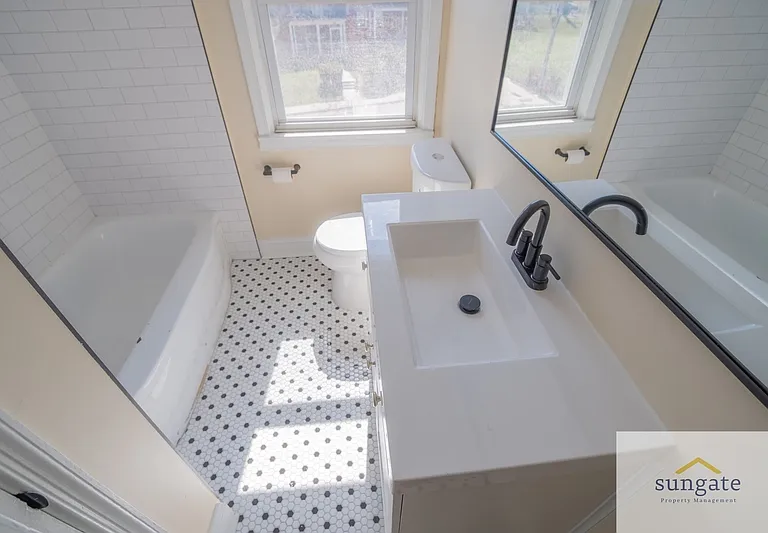 1444 Meridene Dr — Photo 15