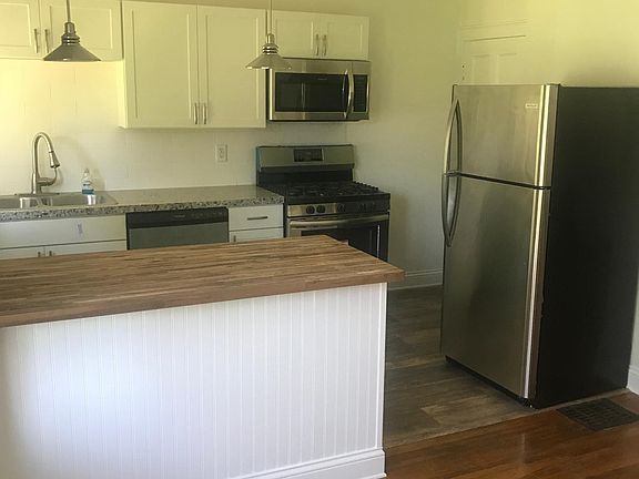 3rd image of 1687 Glenn Ave