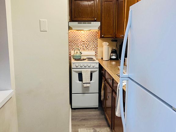3rd image of 1701 S Edgewood St #7