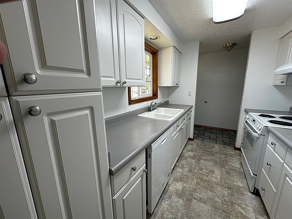 2nd image of 613 36th Ave SE