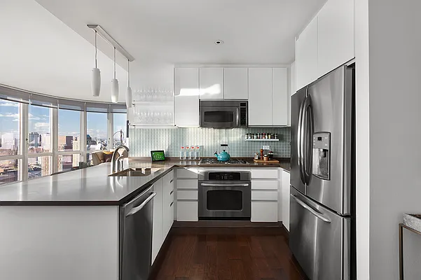 Sold by Compass | media 17