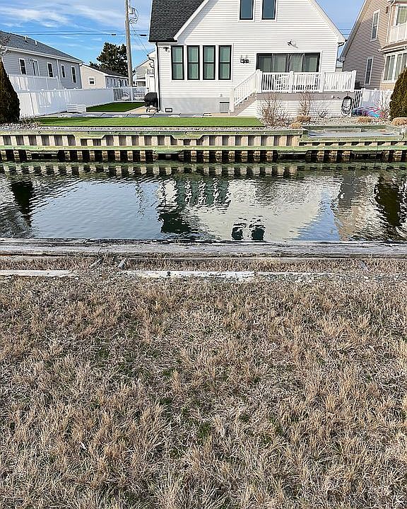 2nd image of 136 Winter Harbor Dr