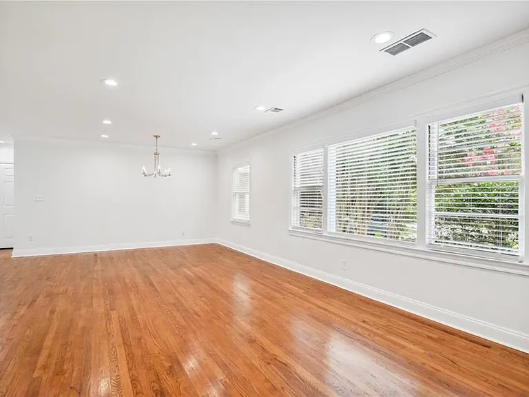 1249 Goodwin Rd NE — Photo 9