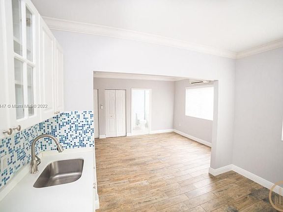 4th image of 53 NE 49th St #3A