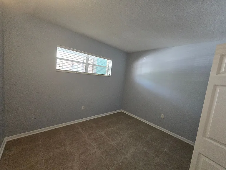 623 N Bay St #4 — Photo 5