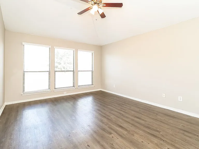9308 Cynthia Ct — Photo 9