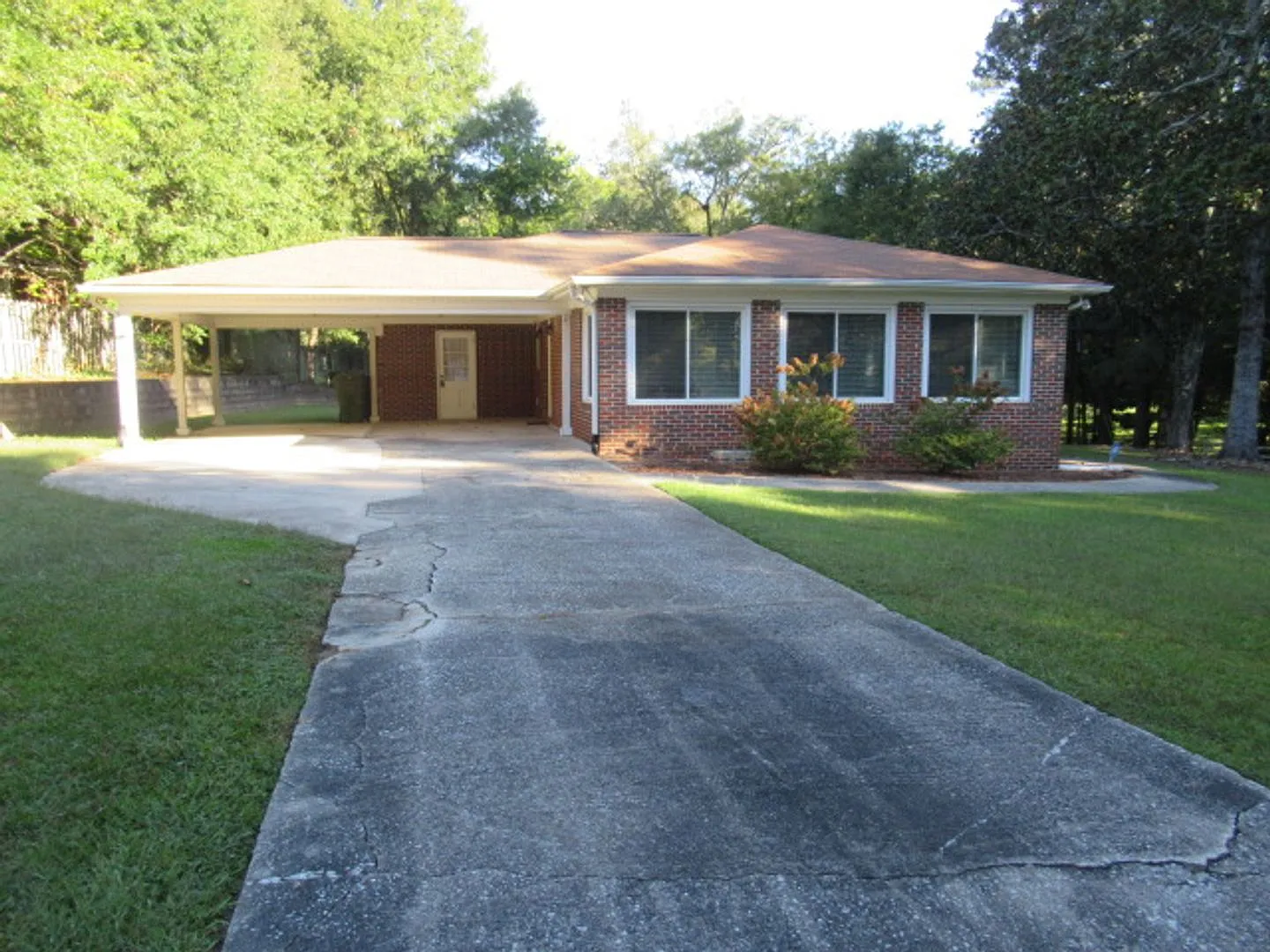 305 Oak Ave — Photo 3