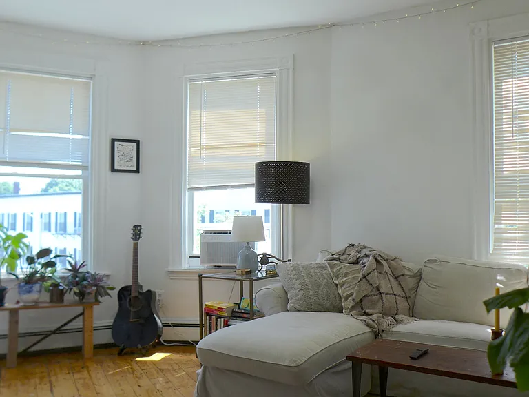 66 Bristol St — Photo 2